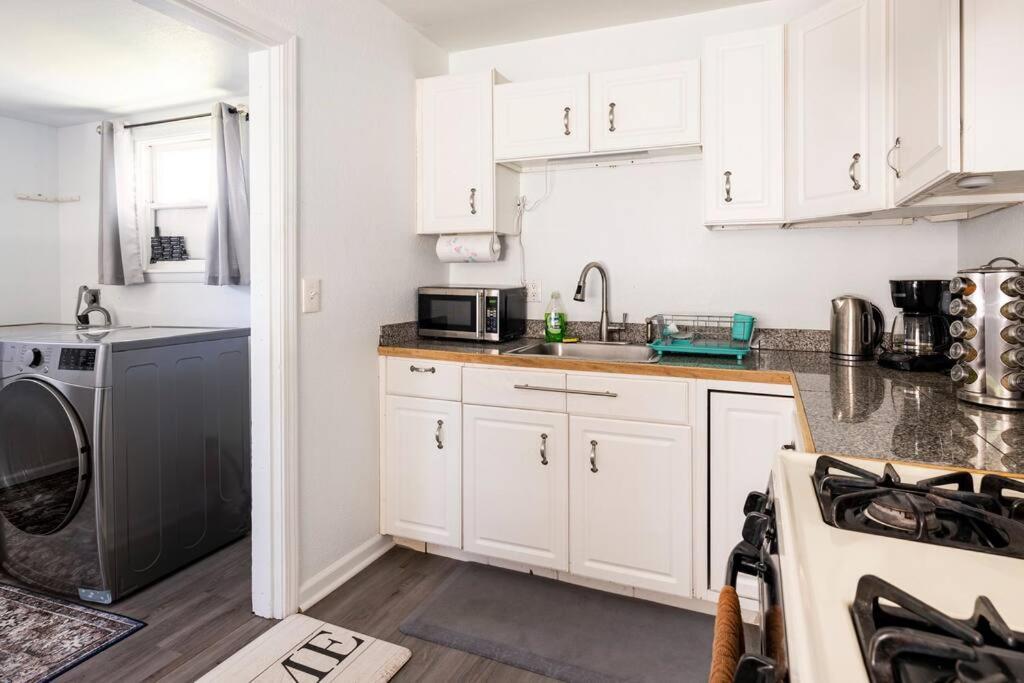 Misha's Hunn Apartment Yuba City